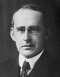 Figure 1 : Arthur Stanley Eddington, 1882-1944 (WikiCommons, photo du fonds George Grantham Bain Collection, Library of Congress).