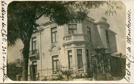 Figure 2 : La maison de Fernand à Santiago, telle que figurée dans une carte postale à sa famille