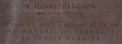 Figure 5 : Inscription sur un pilier du Panthéon de Paris à la gloire d'Henri Bergson (Wikicommons, Piero d'Houin)